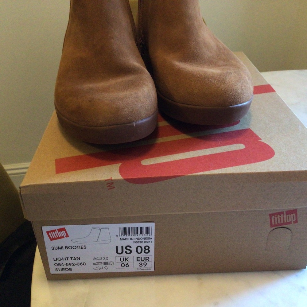 FIT FLOP Size 8 Sumi Tan Bootie